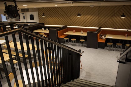 Guy's Bar 9