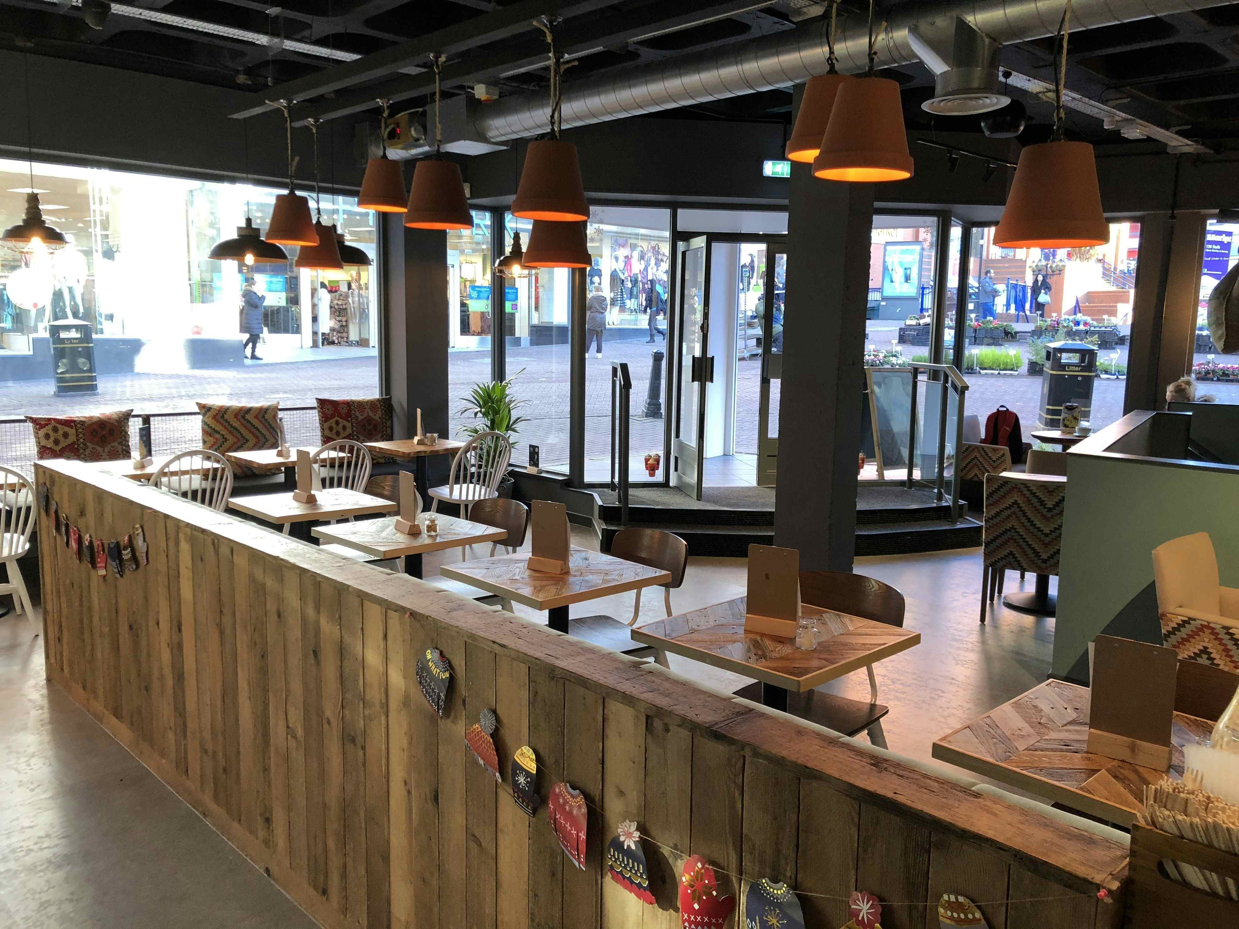 Esquires Coffee Shop Hanley 4