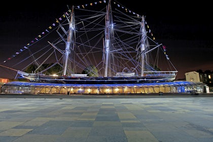 Under the Hull 1
