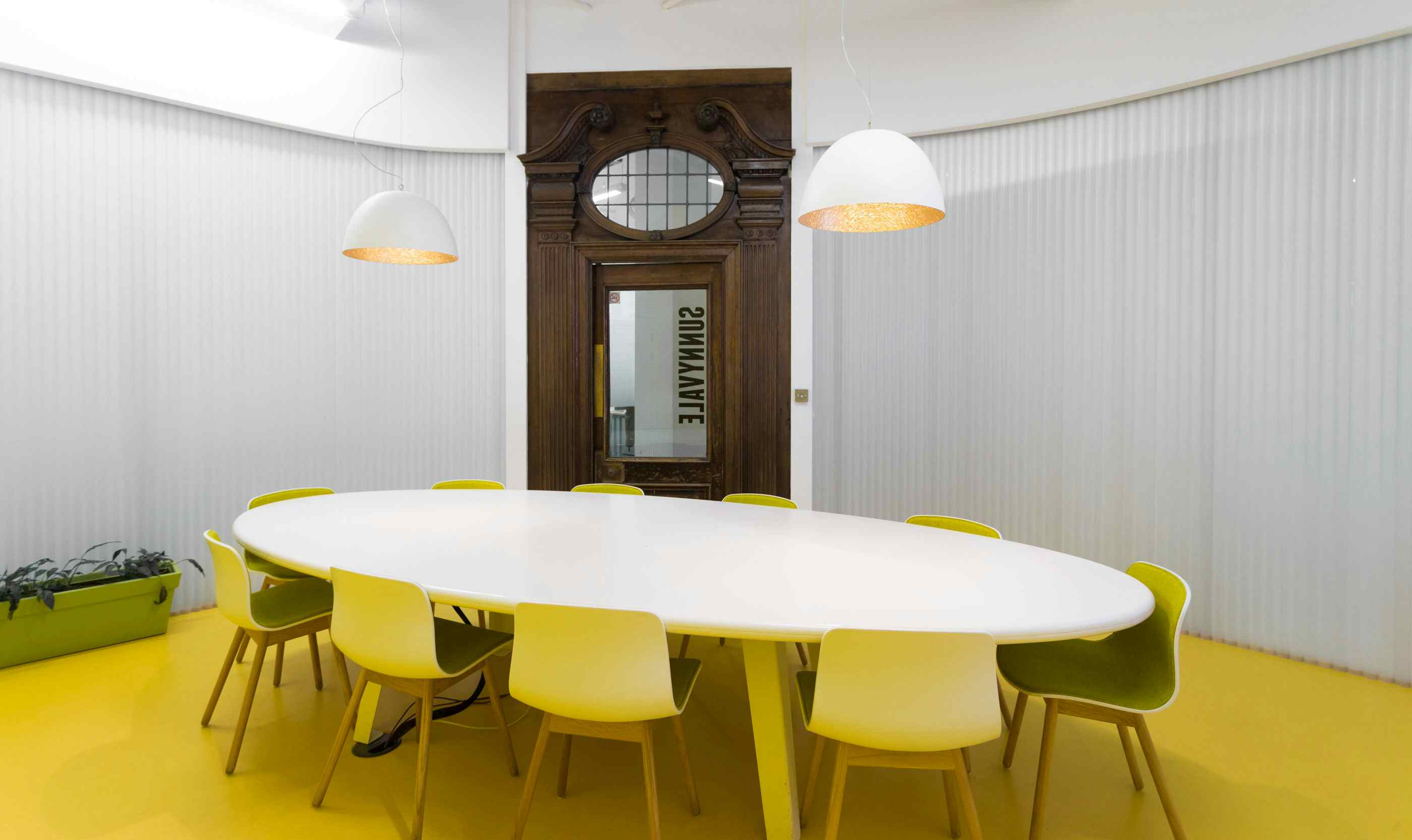 Sunnyvale Meeting Room, Huckletree Shoreditch