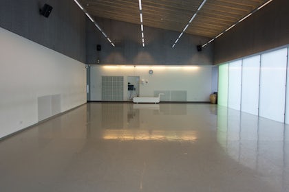 Studio 4 3