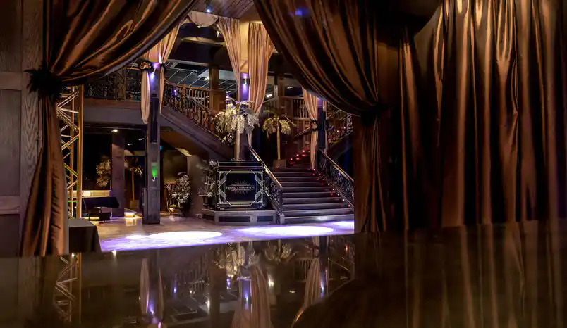 Full Venue, Proud Embankment