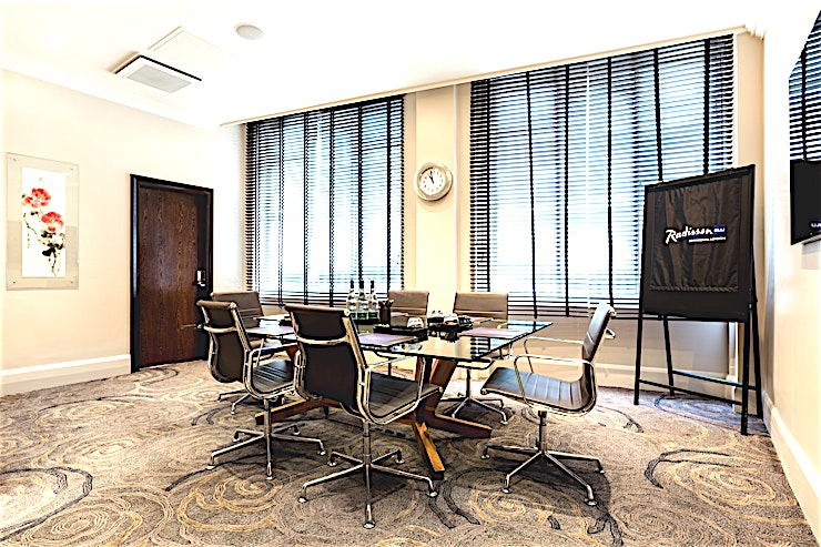 Private Room 8 **For a classic meeting room Space in the heart of London, hire Private Room 8 at the Radisson Blu Edwardian, Kenilworth**
Private Room 8 provides a boardroom Space for up to 8 delegates. Perfect f