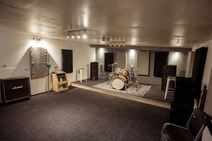 Studio 1 2