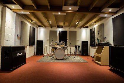 Studio 2 1