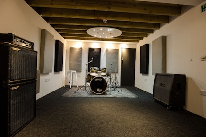 Studio 3 2