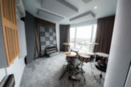 Stunning Penthouse Recording Studio in West London 5