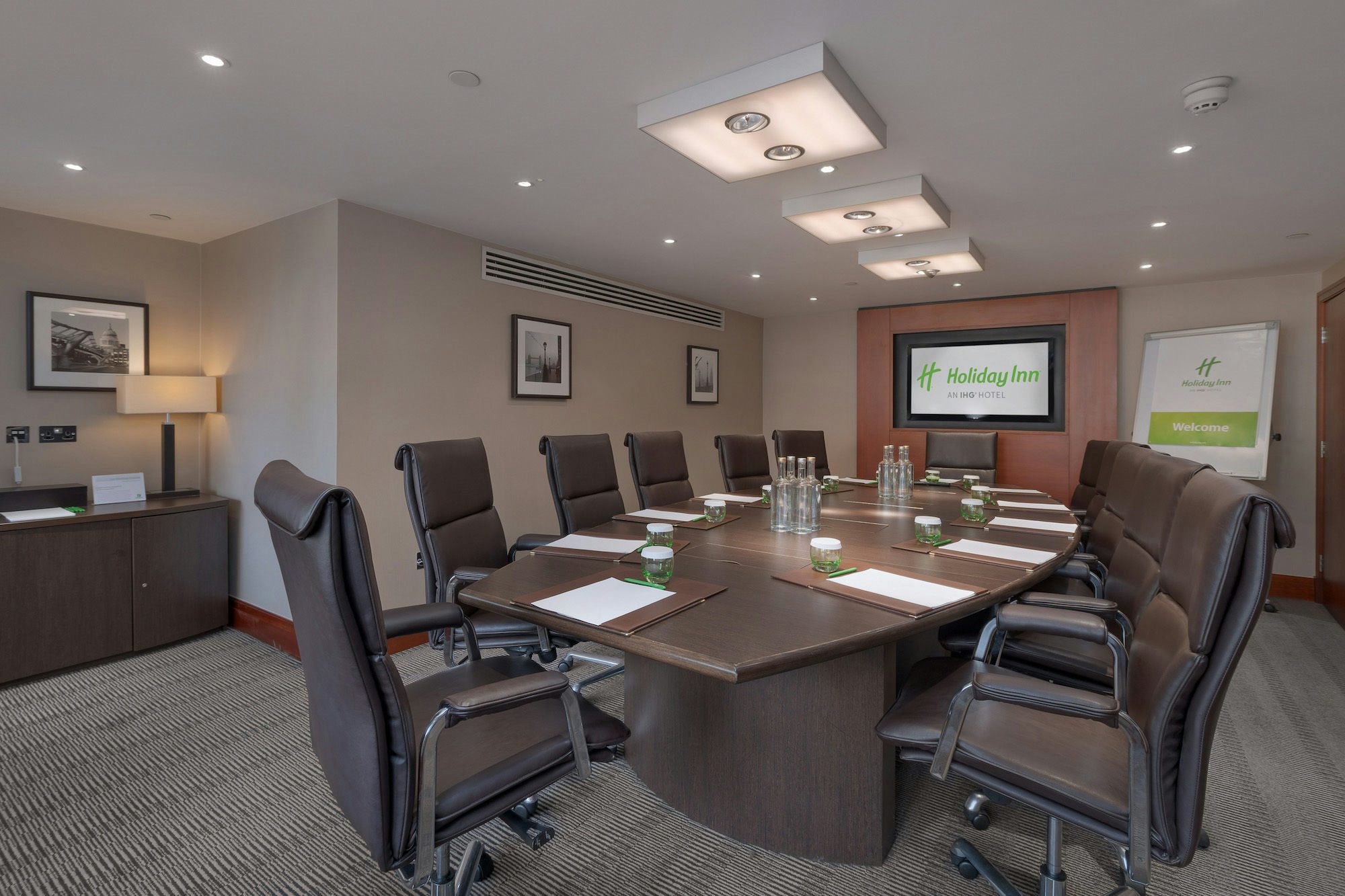 Executive Boardroom 0