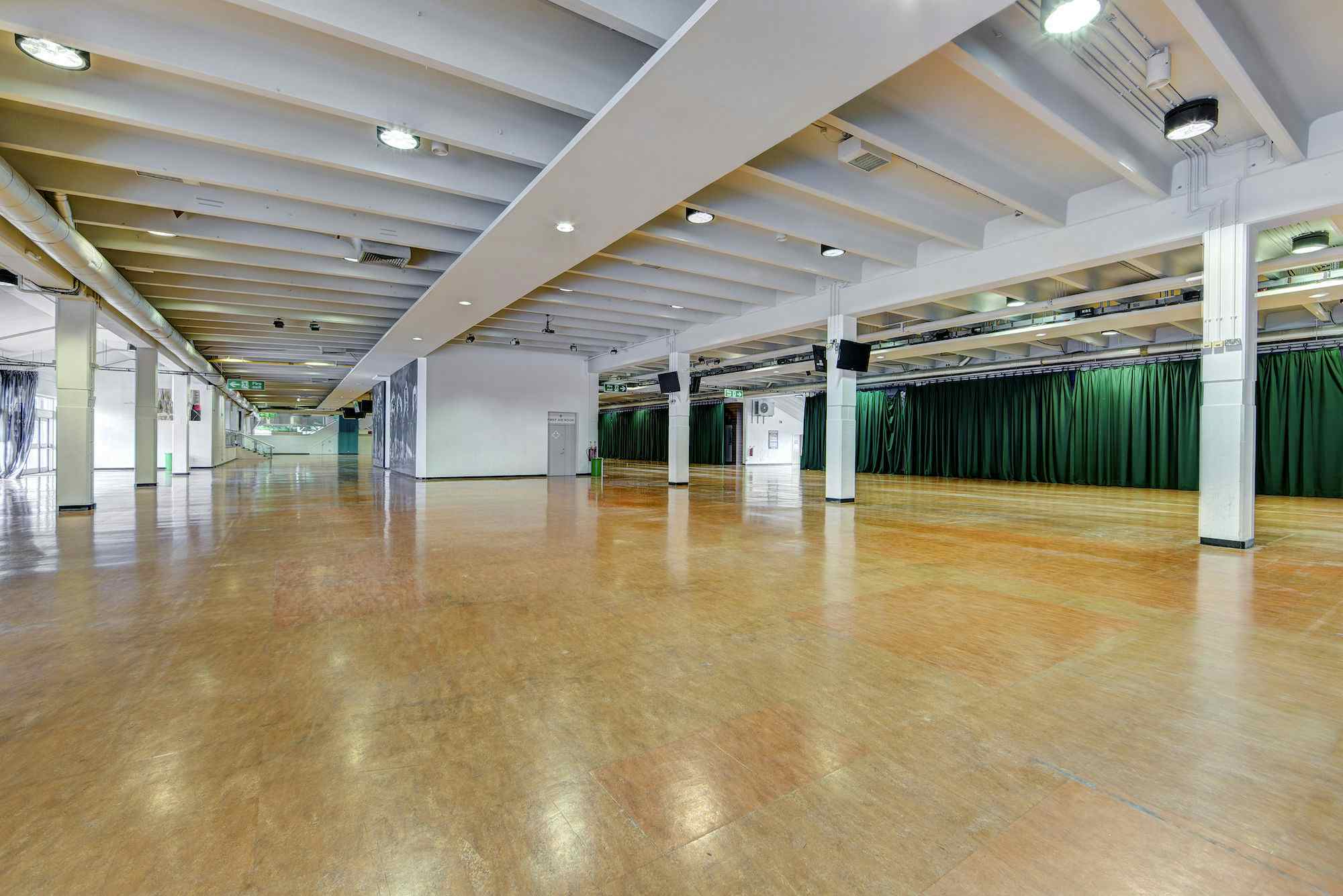 Book Surrey Hall at Sandown Park Racecourse. A Esher Venue for Hire HeadBox