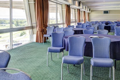 Gold Cup Suite 2