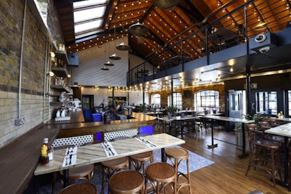 Terrace/Pub 5