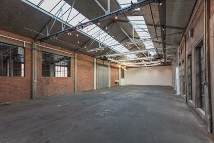 Atrium 7