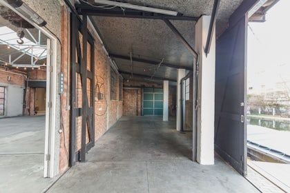 Atrium 13