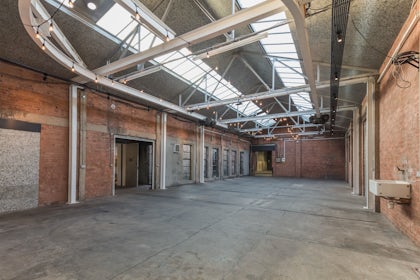 Atrium 15