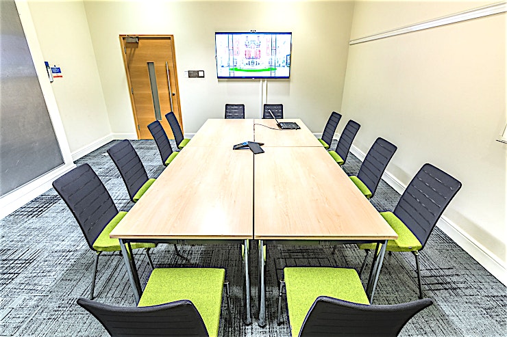 Simpson Room **BMA House – modern events with heritage, placing sustainability at the heart of everything.**
A beautifully bright and spacious Grade II listed building designed in 1911, the magnificent venue boa