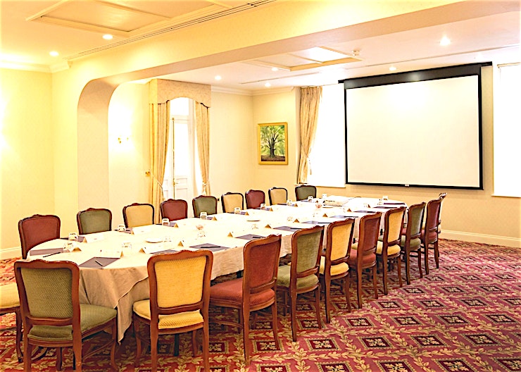Bullwood Room **The Bullwood Room at Luton Hoo is a private venue to hire, ideal for a range of different events.**
The Bullwood Suite is situated in our Parklands Building, next to the Mansion House. A modern m