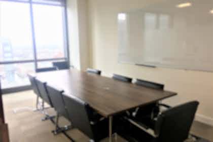 Medium-Sized Meeting Room 0
