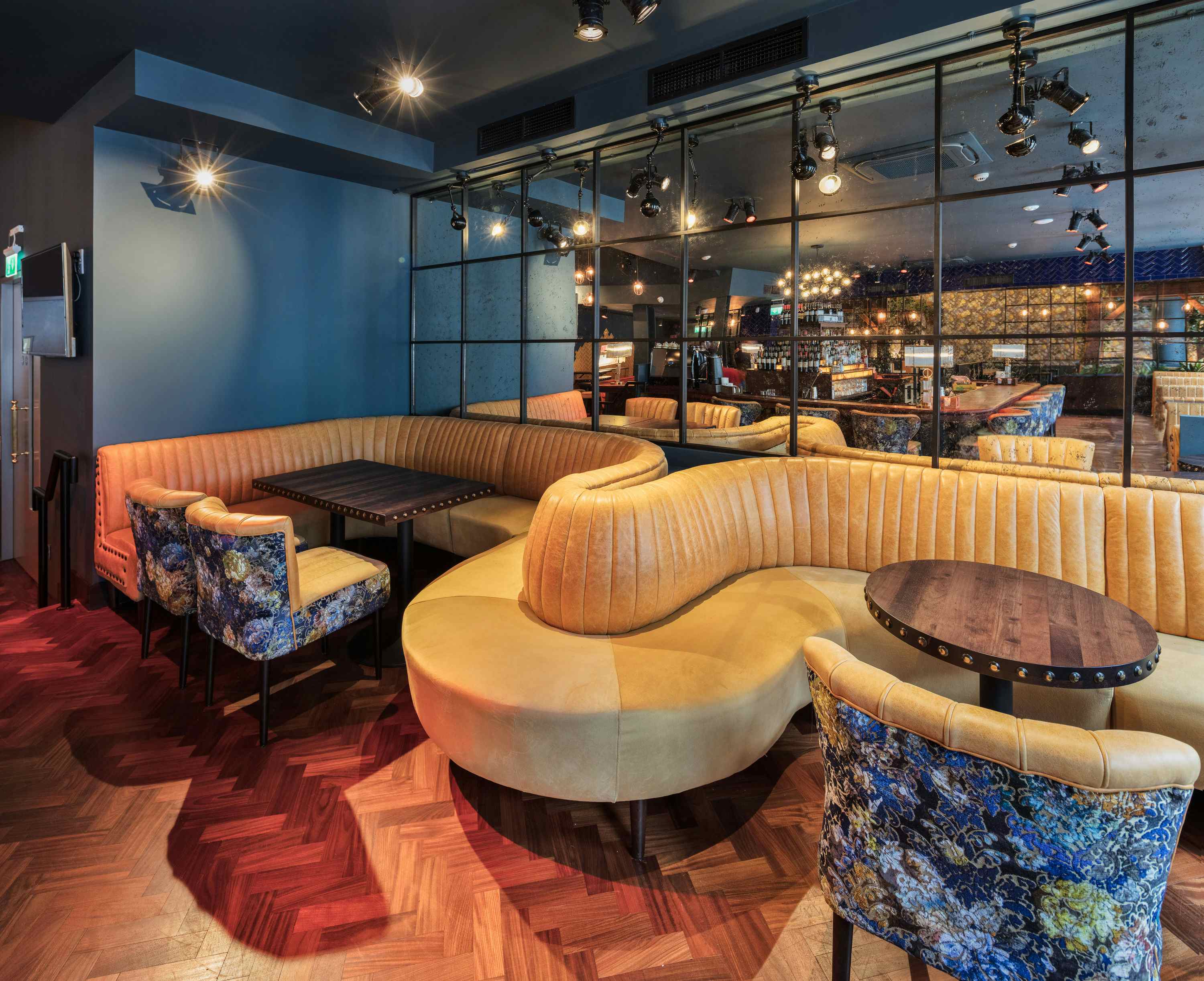 Book Top Bar at Oyster Tavern. A Cork Venue for Hire HeadBox