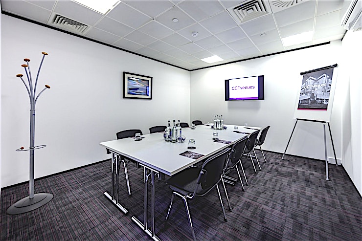 Gold **Gold at CCT Venues Plus-Bank Street is an events venue available to hire in Canary Wharf.**
Our latest London event space brings a breath of fresh air for the London venue industry.
With water