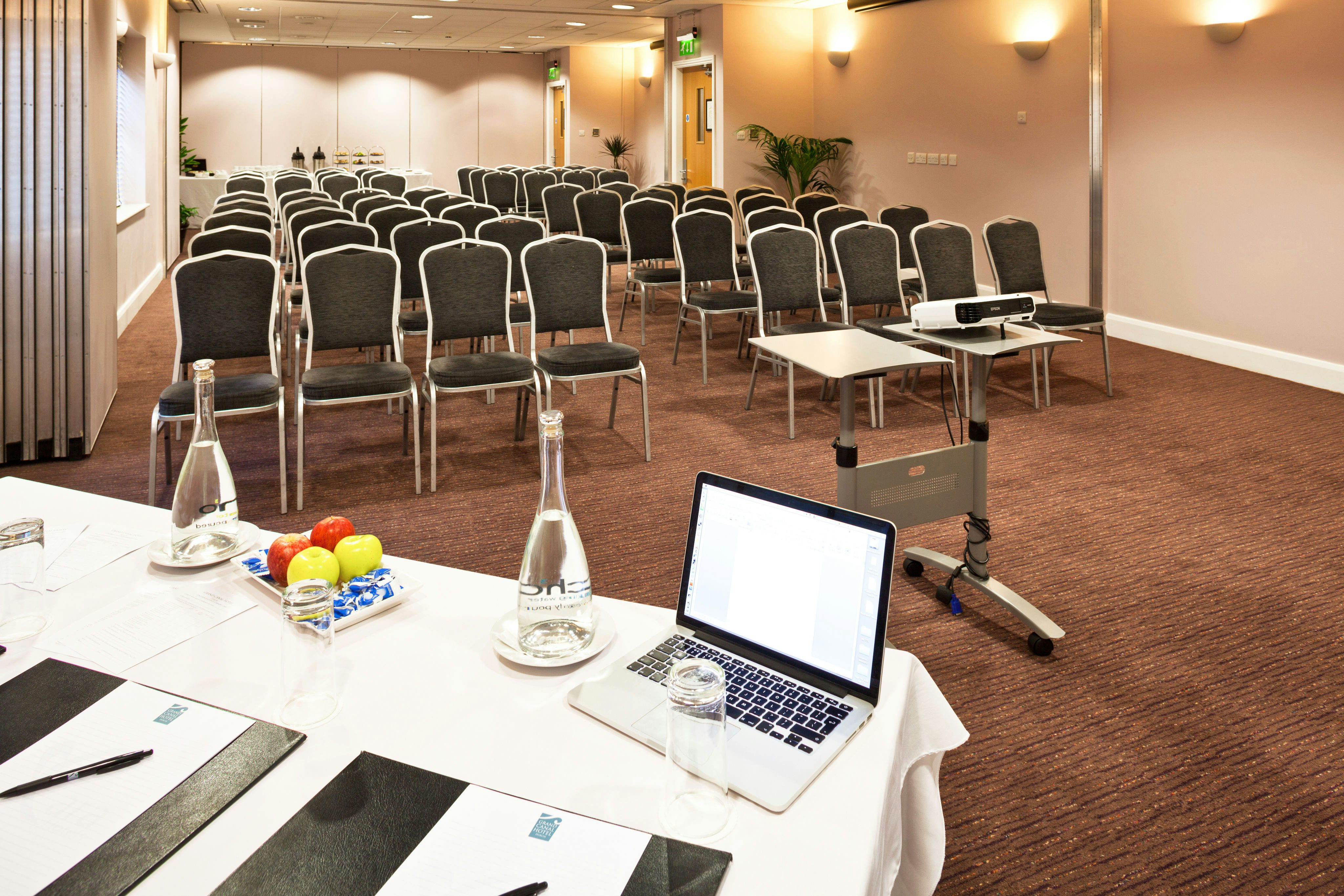 Grand Canal Suite 2 5