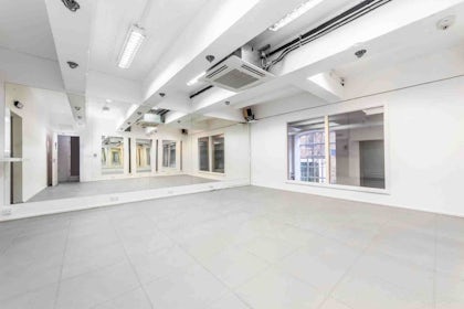 Studio 2 2