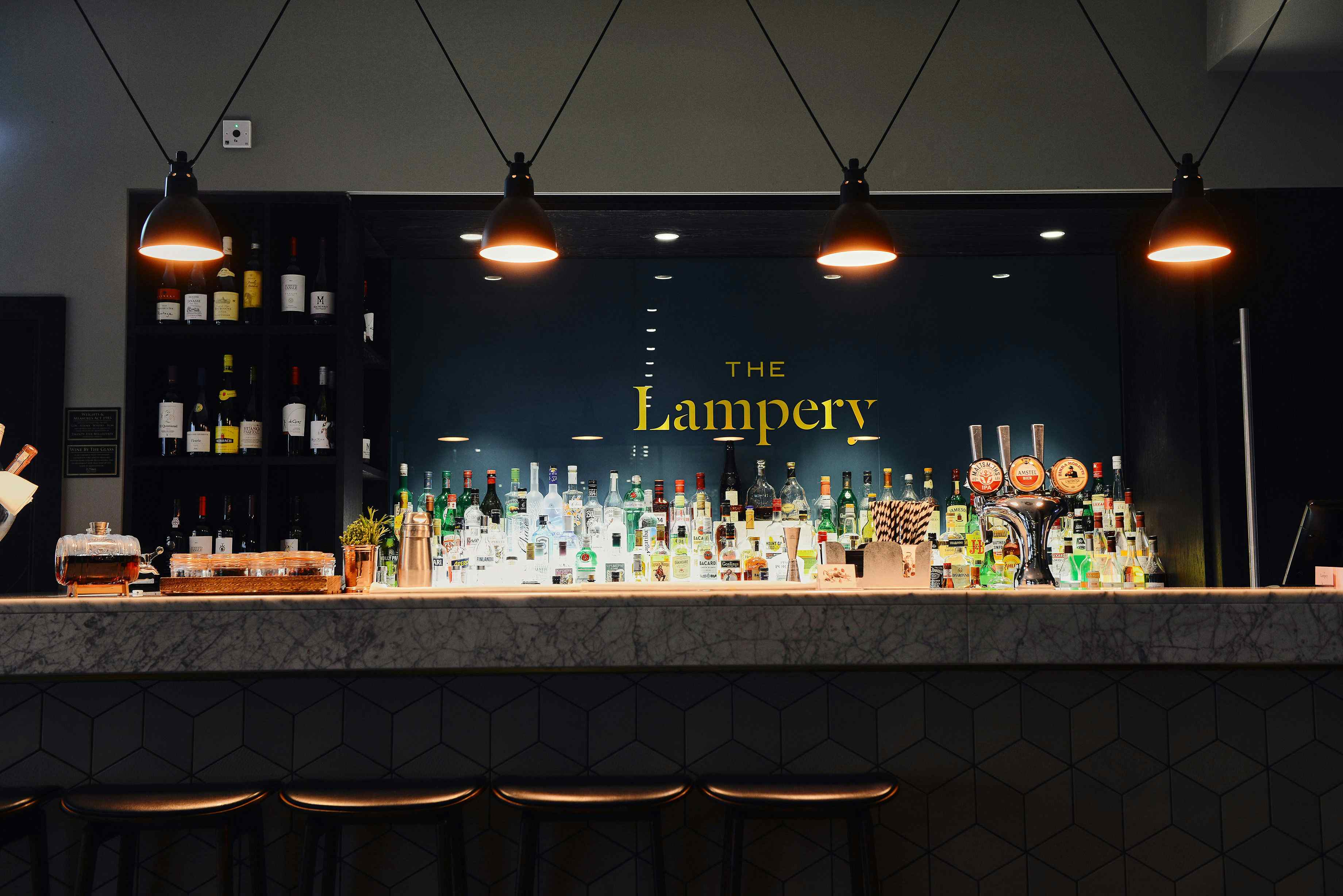 Full Restaurant & Bar 5