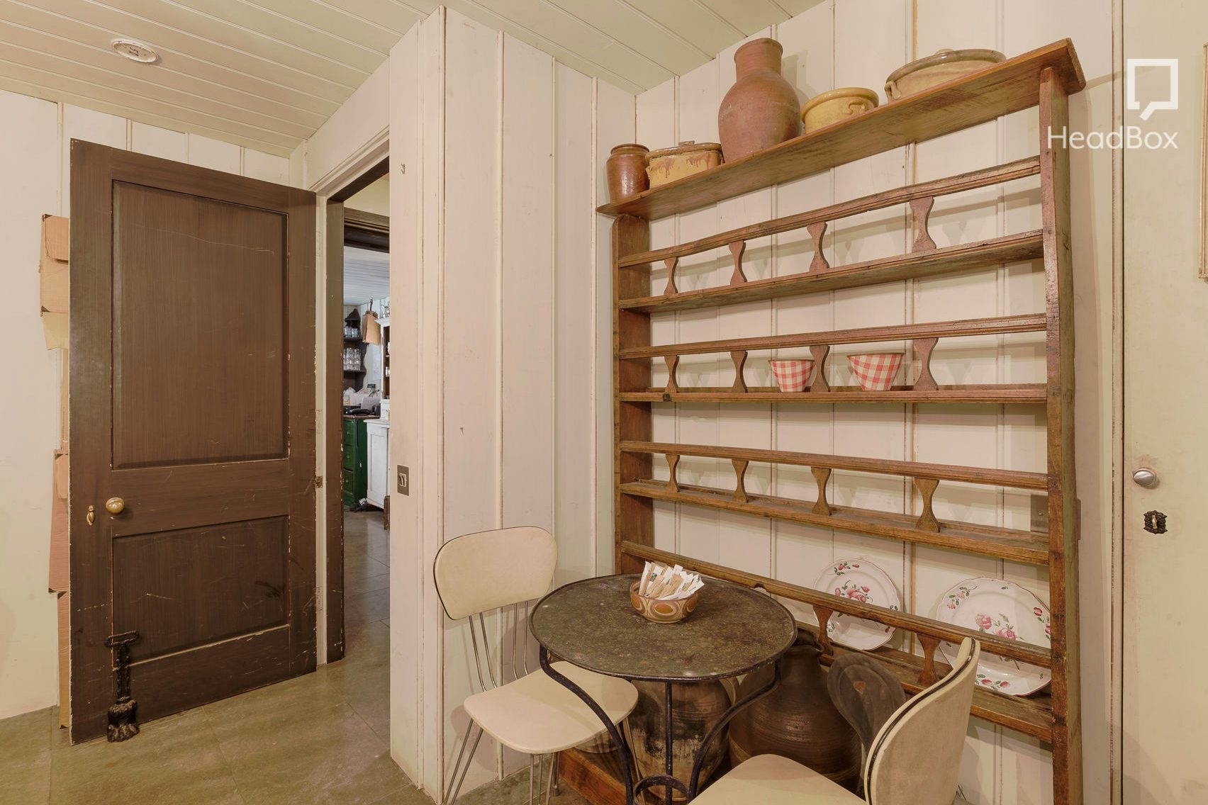 The Courtyard Gallery 16