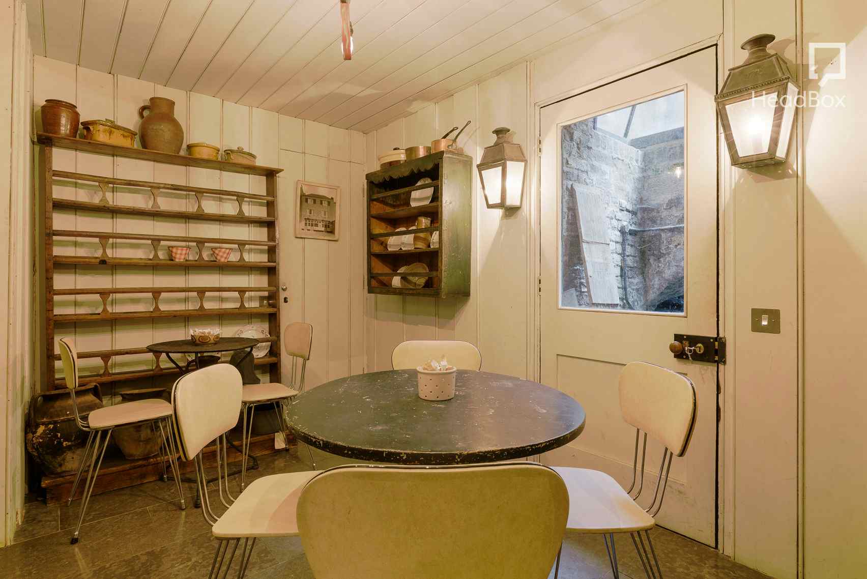 The Courtyard Gallery 17