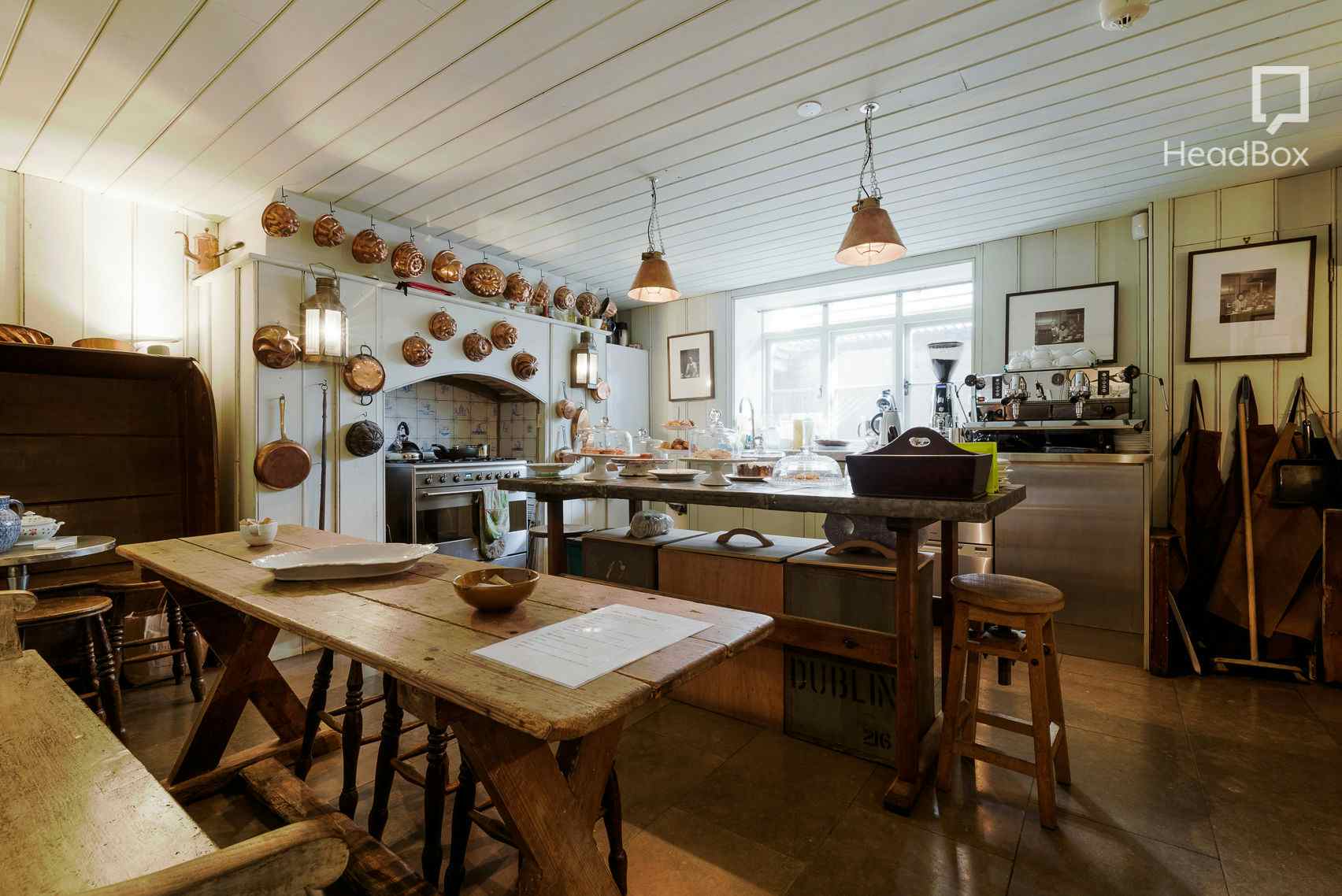 The Courtyard Gallery 24