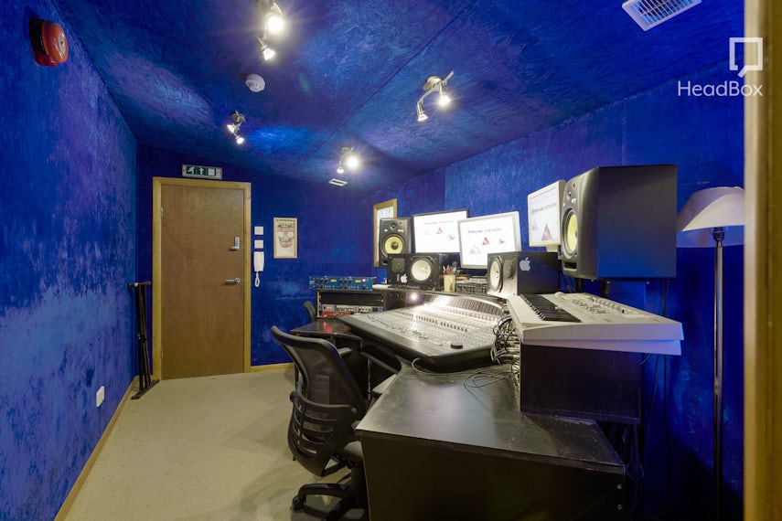 Blue Room 0