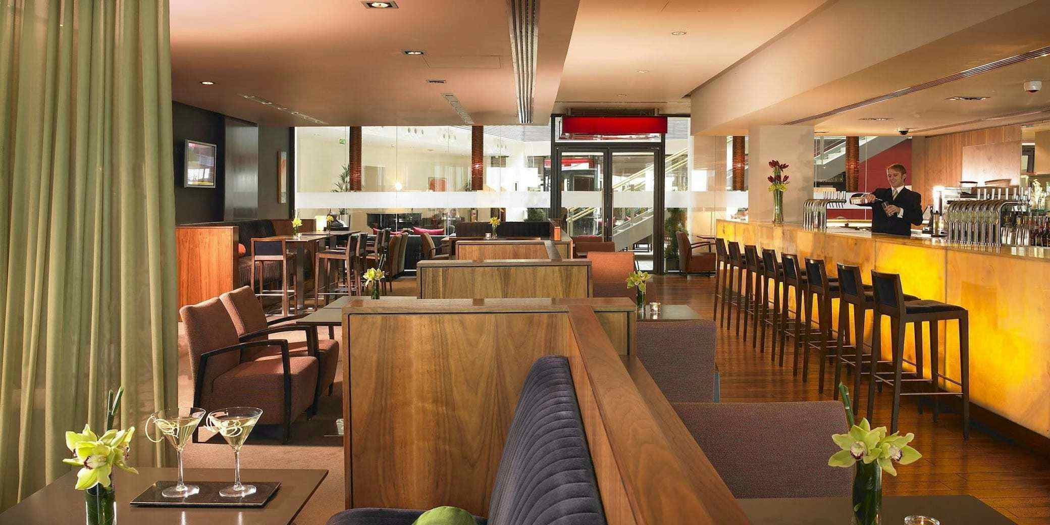 Globe Restaurant and Bar 3