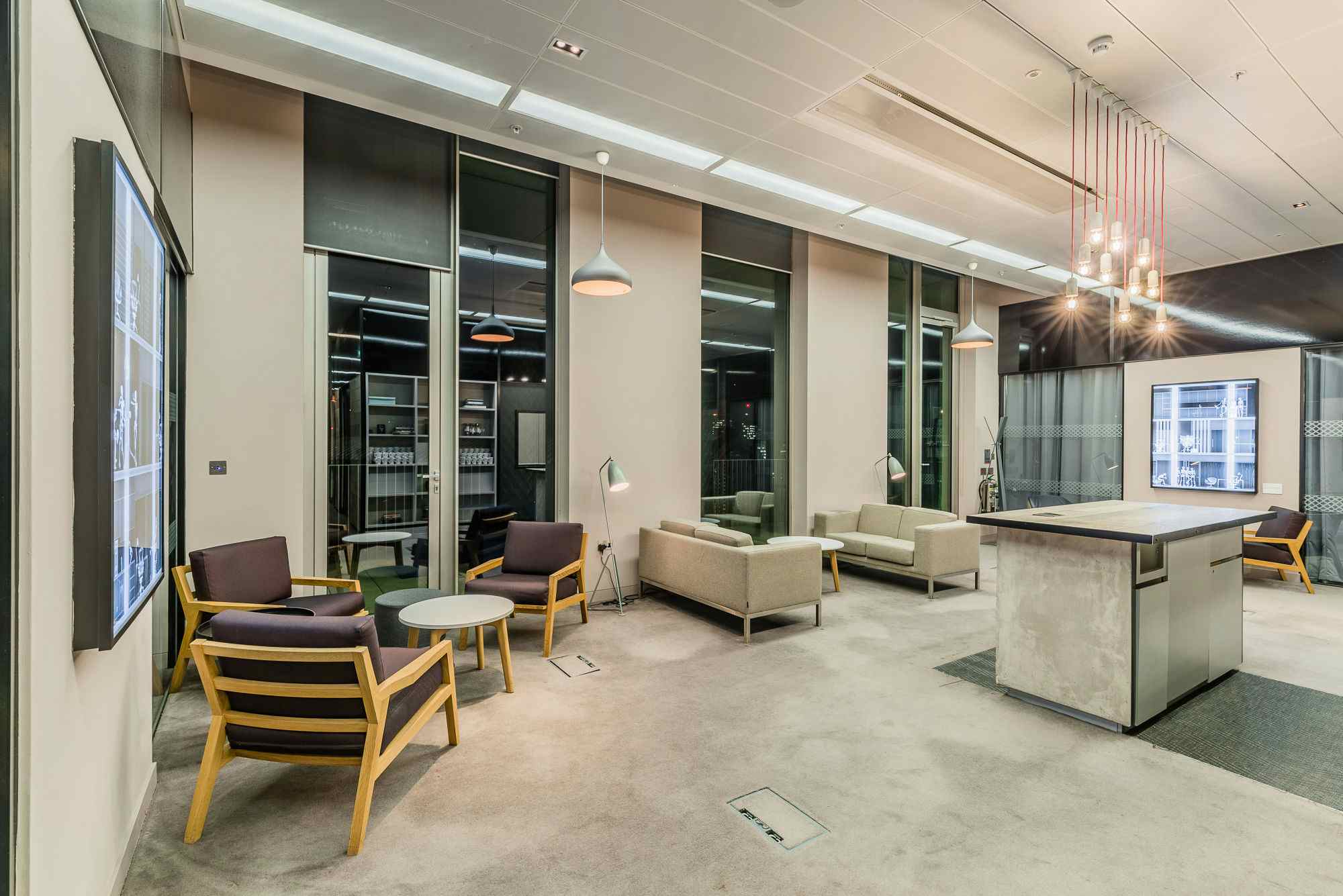 Lounge & Roof Terrace 1