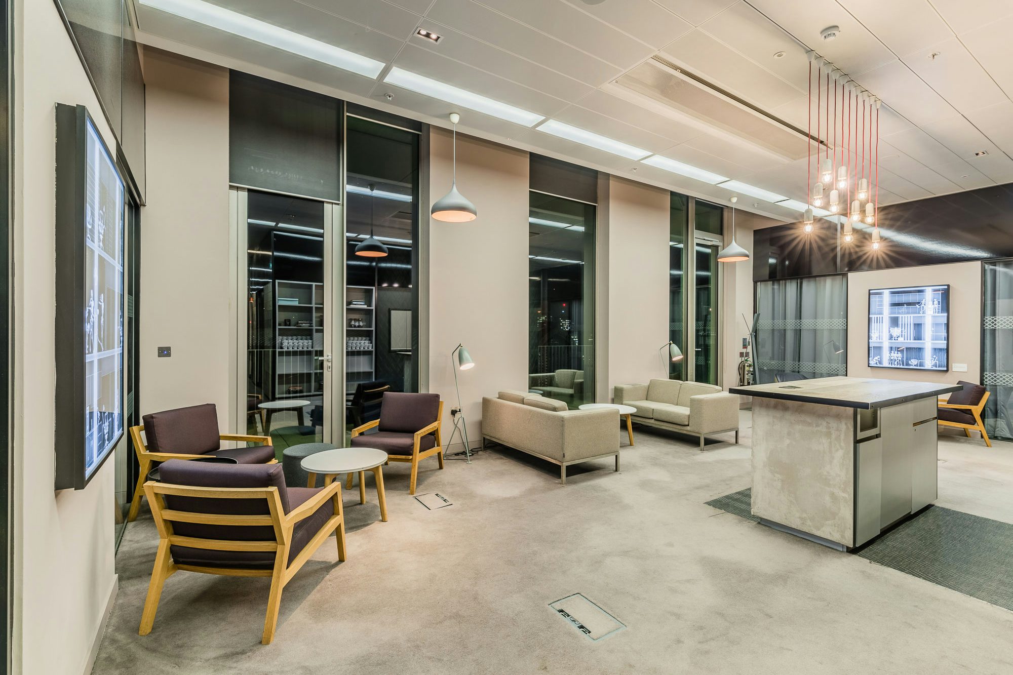 Lounge & Roof Terrace 1