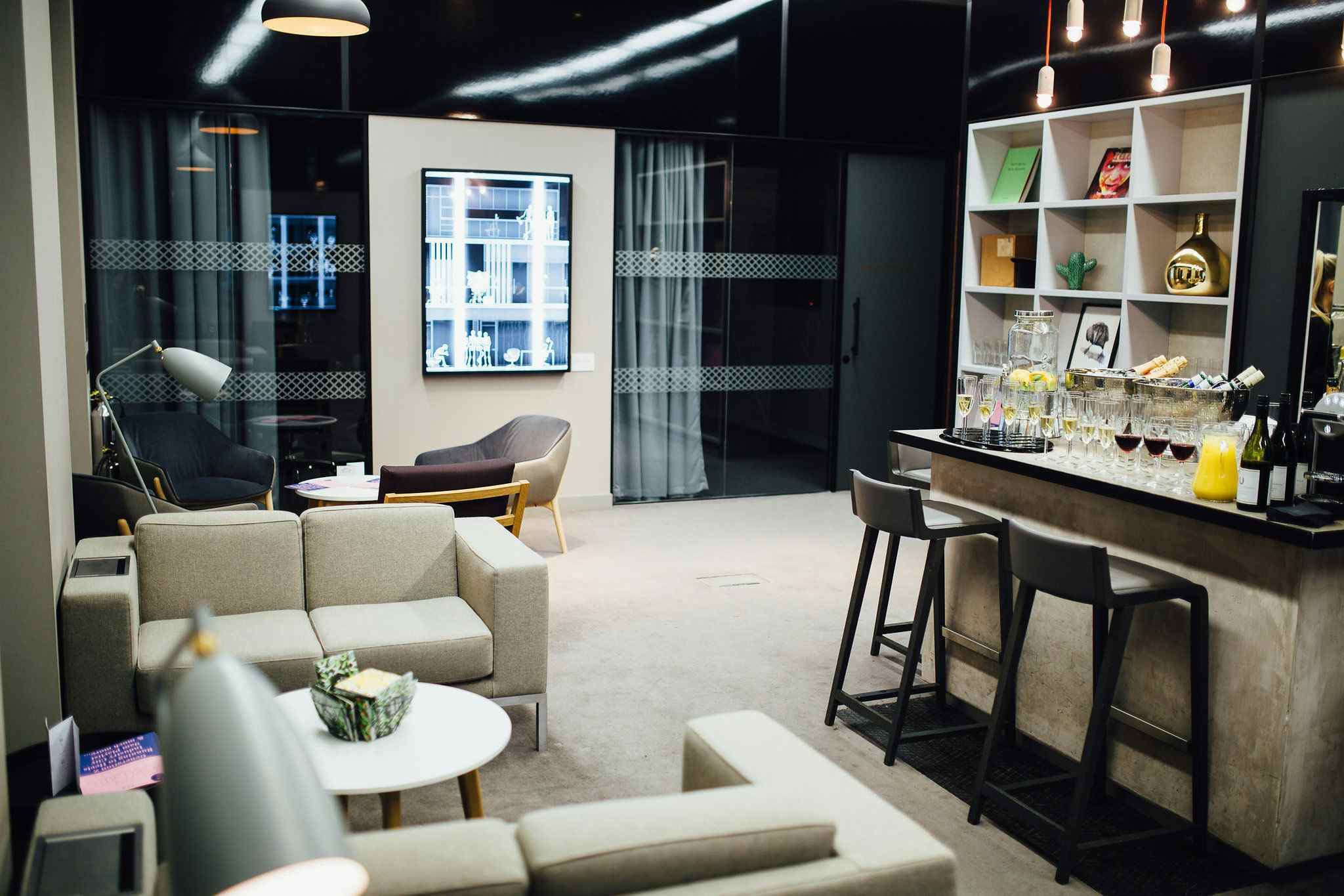 Lounge & Roof Terrace 4