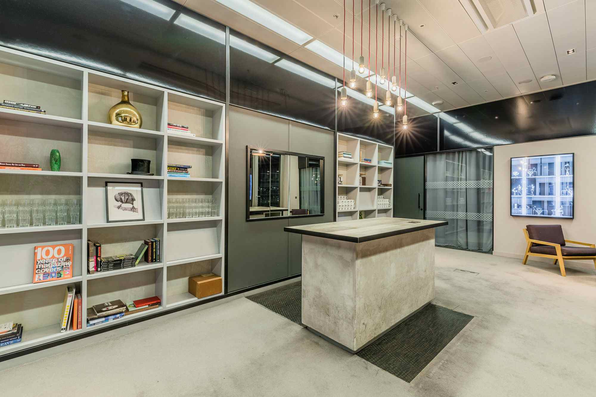 Lounge & Roof Terrace 5