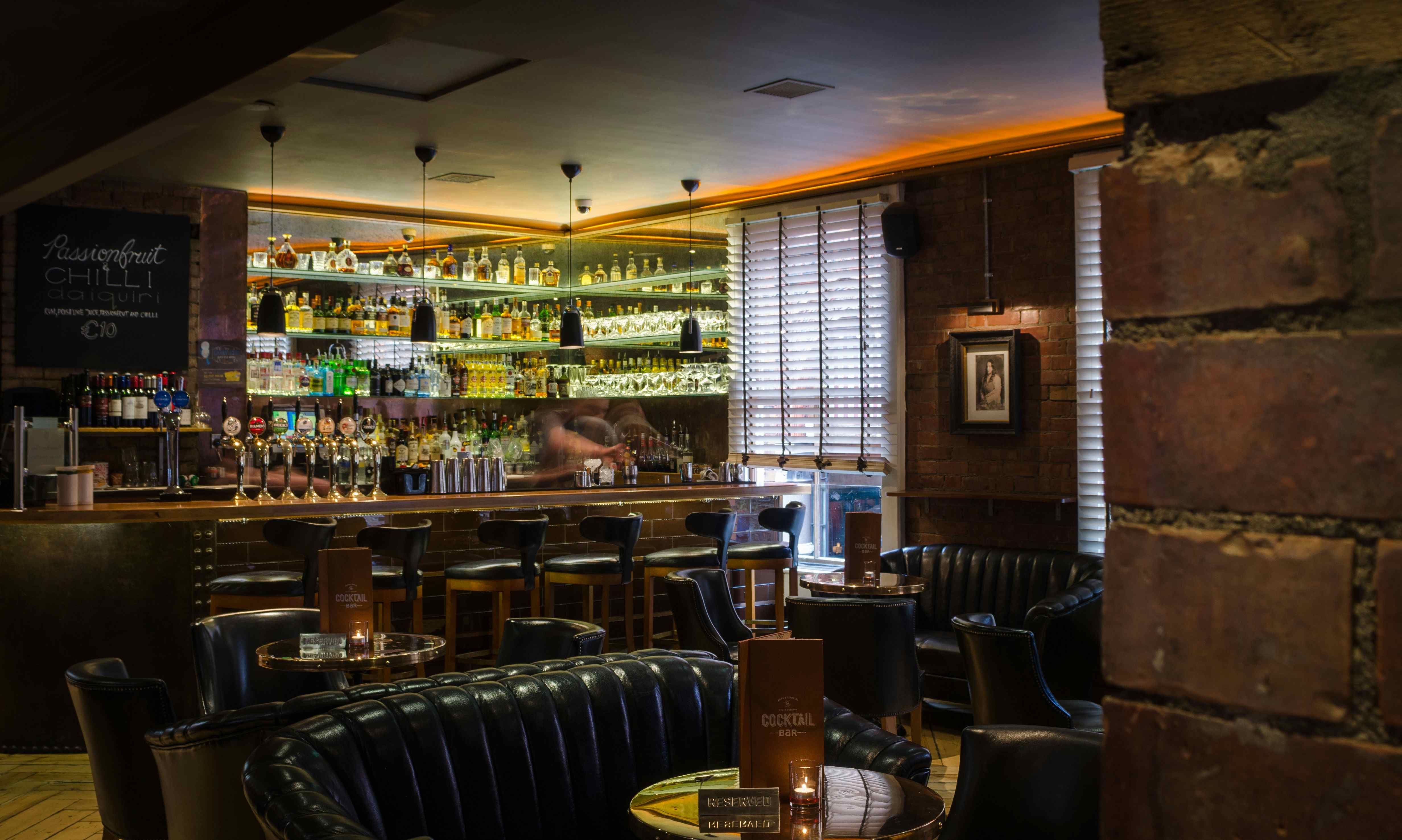 Cocktail Bar 1