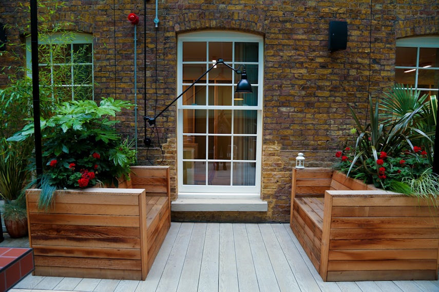 Lounge & Terrace 0