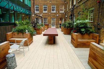 Lounge & Terrace 4