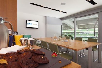 Corporate Box 50 3
