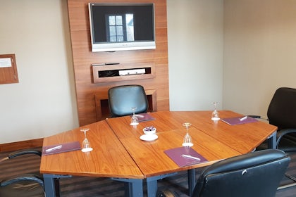 Fosters Suite 3