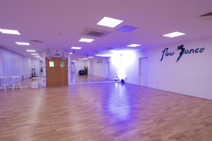 Studio 2 2