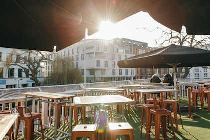 Terrace/Pub 7