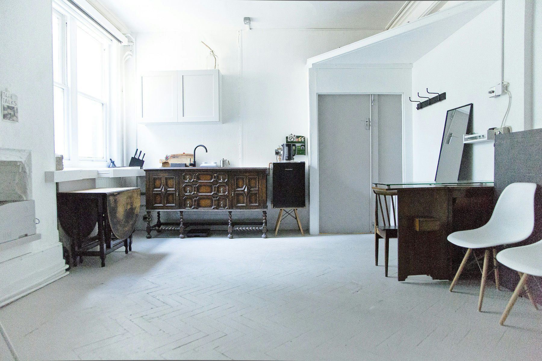 Studio Photography Hire in East London E3 0