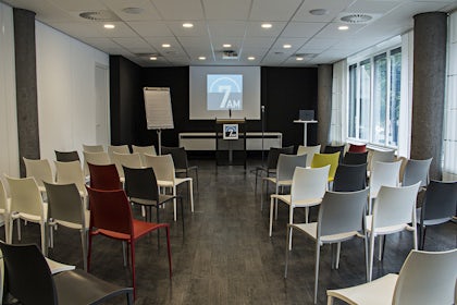Meeting Room 8 1