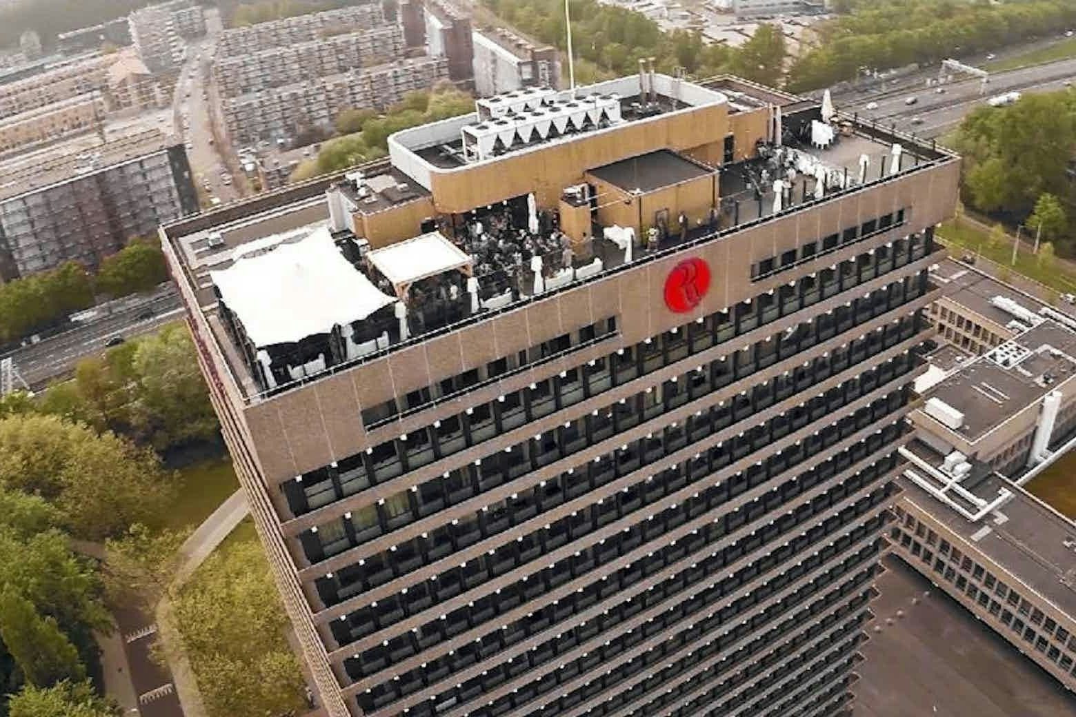 Rooftop Terrace, Group Side 0