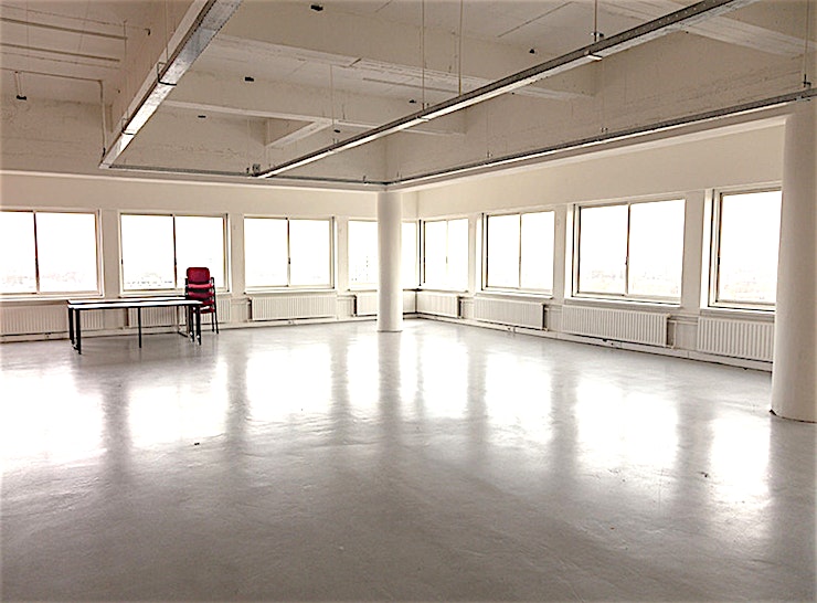 SHOWROOM 01.12.5 **Behoefte aan een werkplaats of productieruimte? Boek één van World Fashion Center's vele showrooms.**
Het World Fashion Centre is een inspirerende omgeving en staat bekend als dé ontmoetingsple