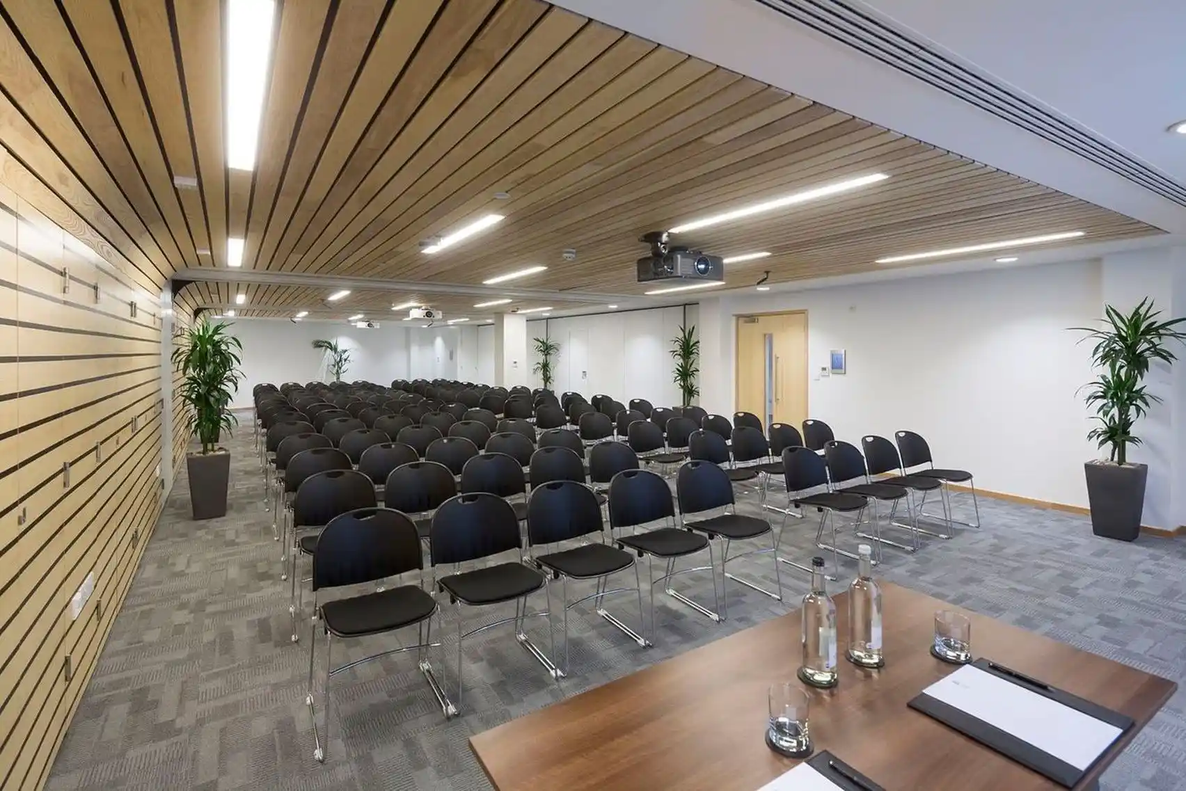 Book Nightingale Suite, 110 Rochester Row (London) – HeadBox