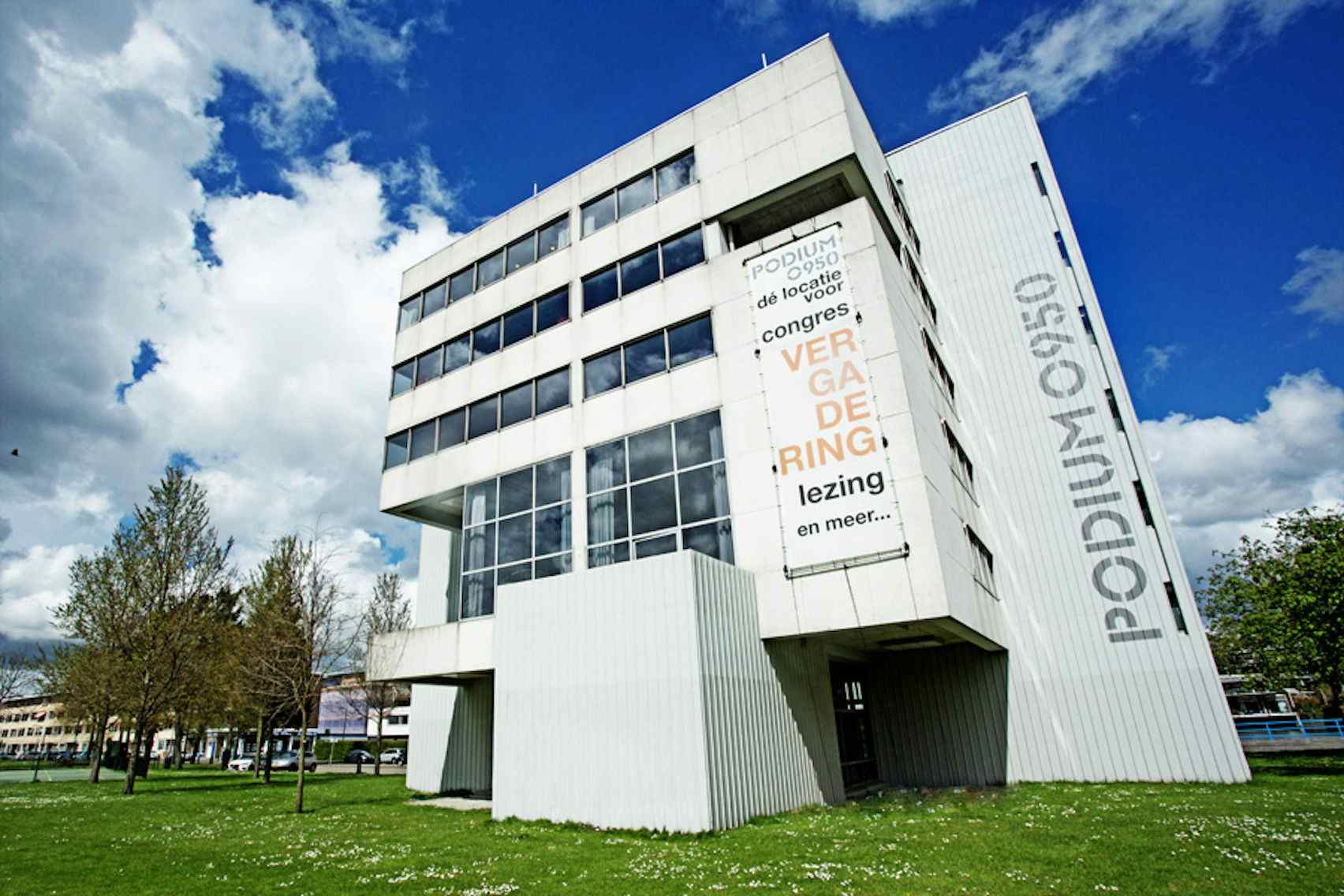 Burgemeester Oudzaal 4