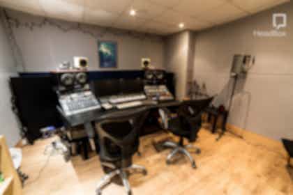 Studio 1 2