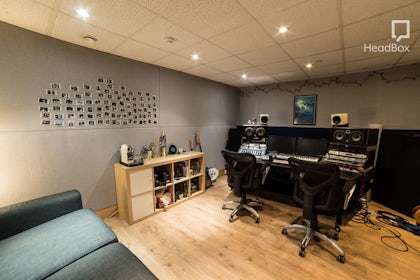 Studio 1 6